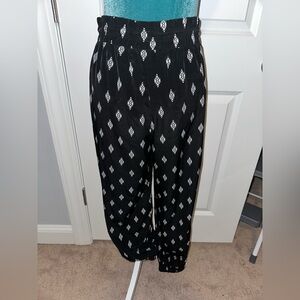 Black patterned pants 👖✨